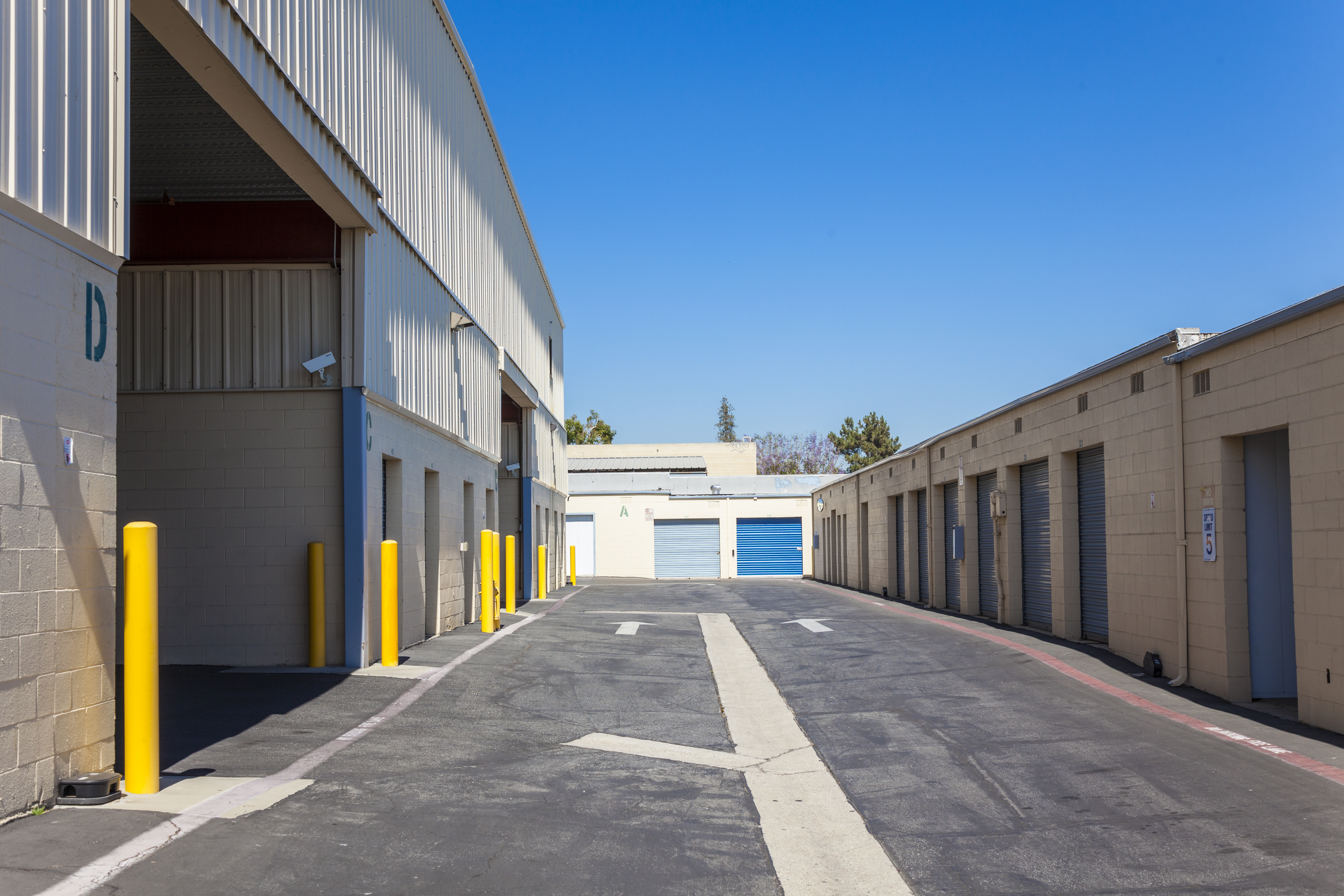 Drive Up Access in AAA Quality Self Storage - Covina